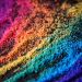 Farbpulver in Regenbogenfarben - bei Farben ist allen klar, dass nur eine davon langweilig wäre.